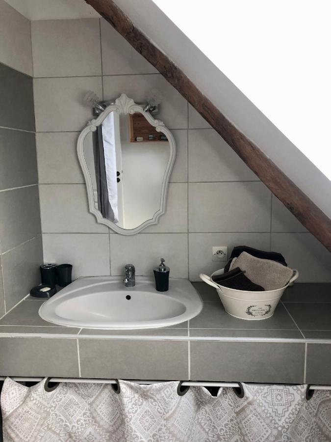 Appartamento Chambre double avec SDB privée au milieu des champs Teloché Esterno foto